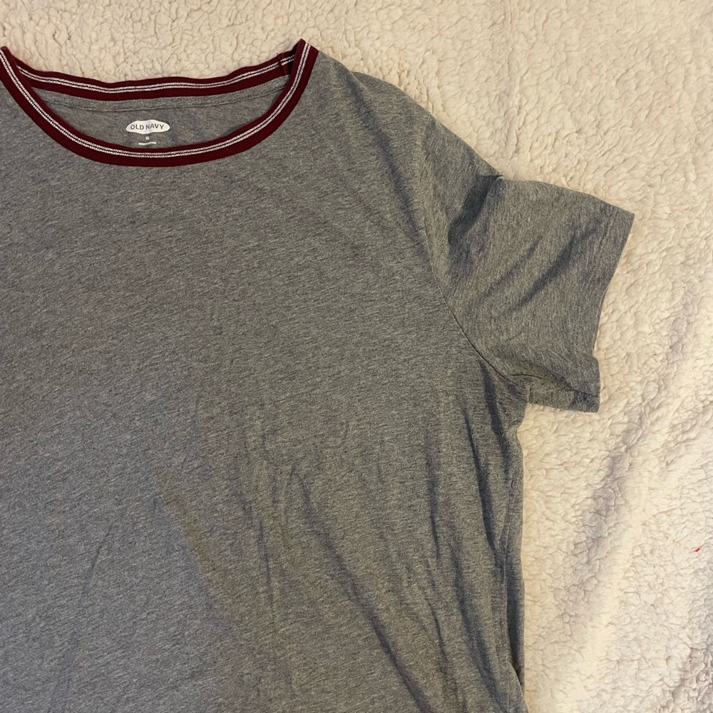 Simple Tee - Picture 2 of 2